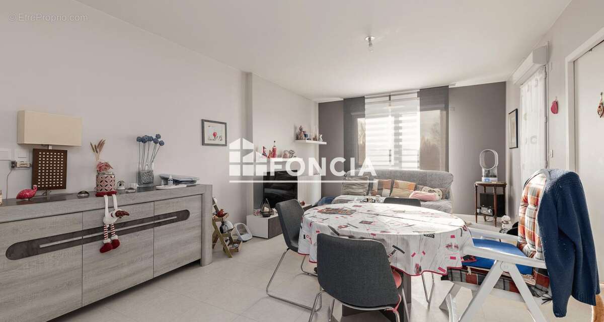 Appartement à MONT-SAINT-AIGNAN