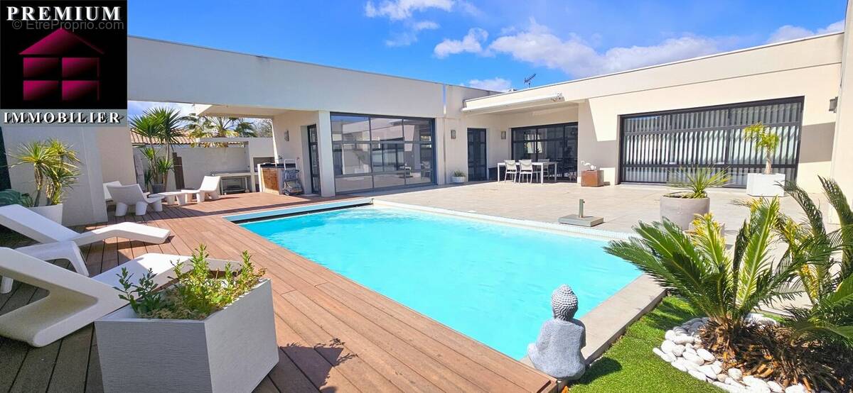 Maison à SAINT-ESTEVE