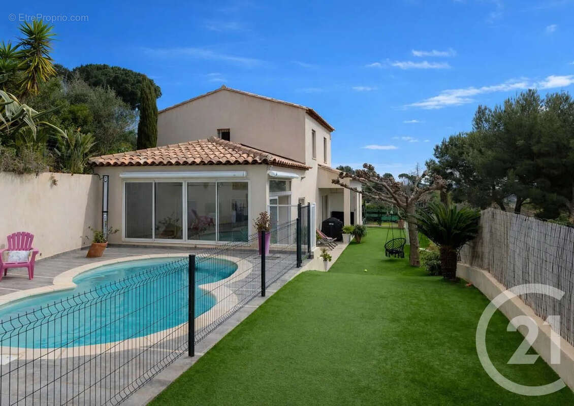 Maison à BORMES-LES-MIMOSAS