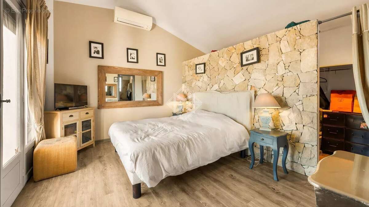 Maison à CAGNES-SUR-MER