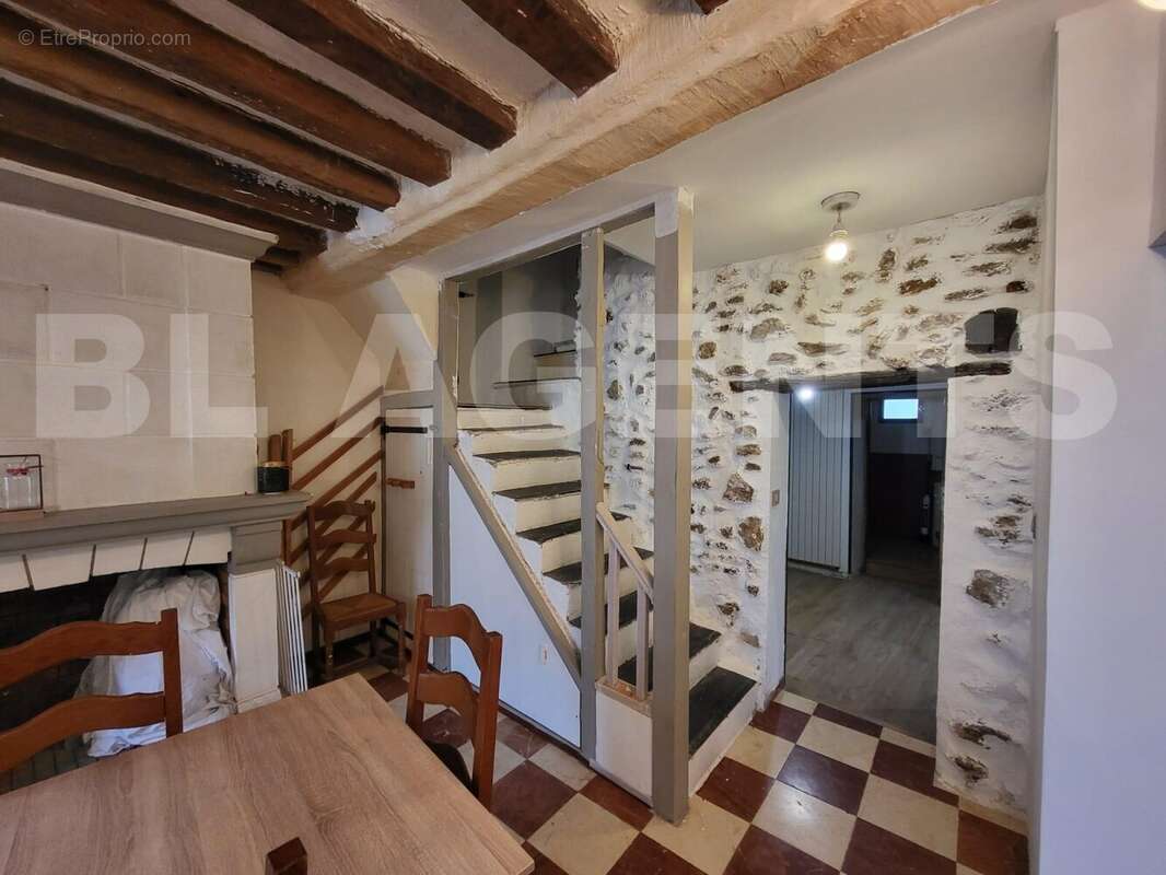 3 - Maison à ORLY-SUR-MORIN