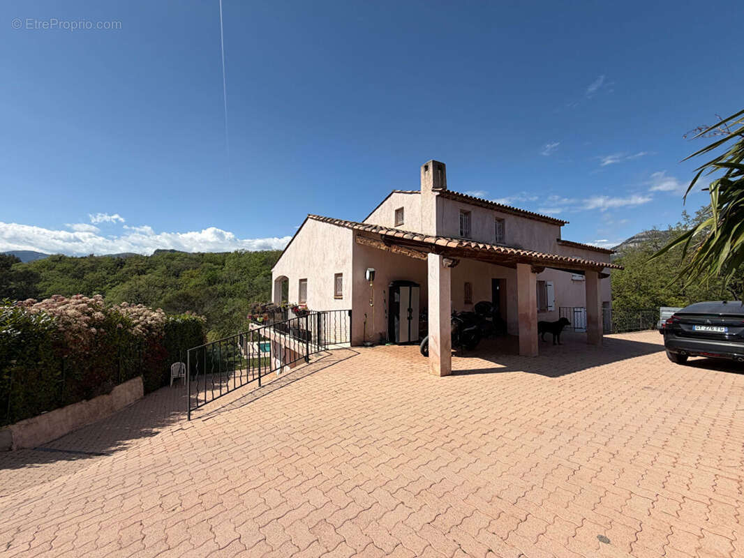 Maison à LA GAUDE