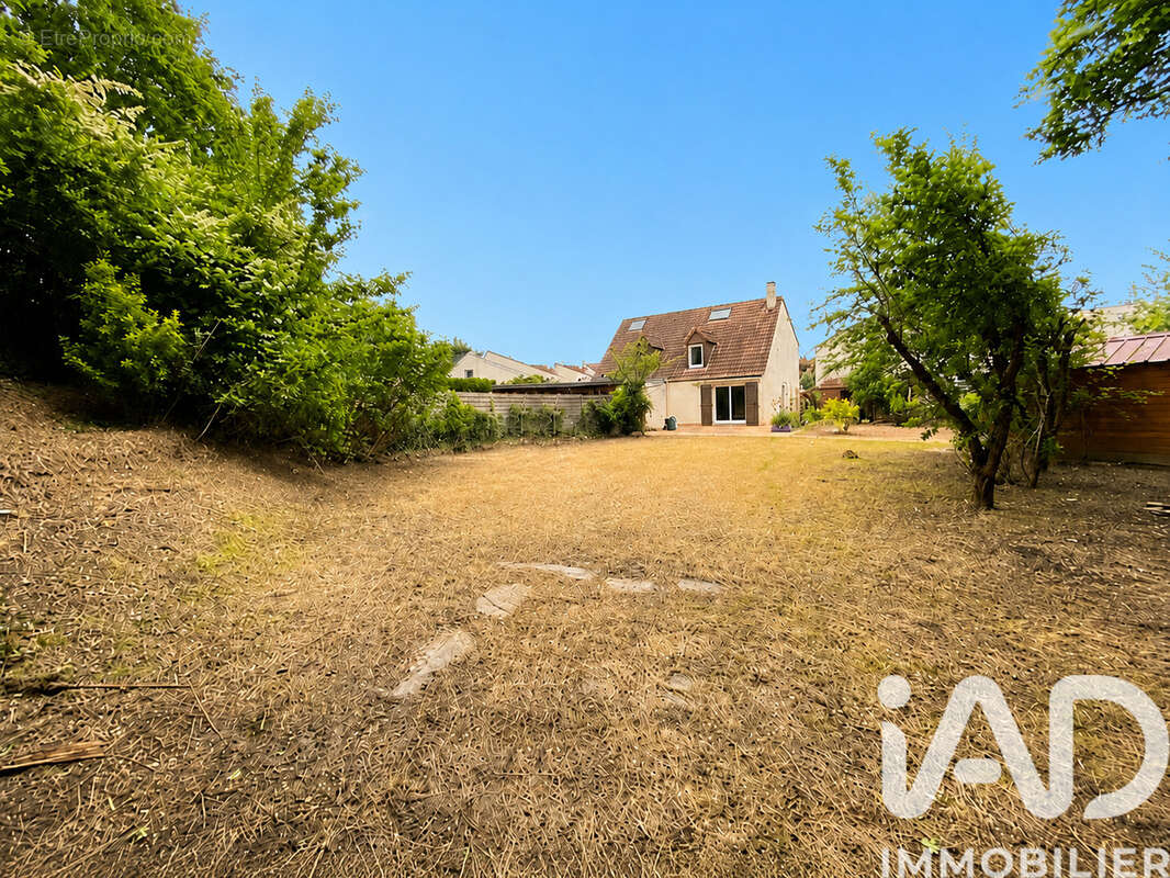 Photo 3 - Maison à VOISINS-LE-BRETONNEUX