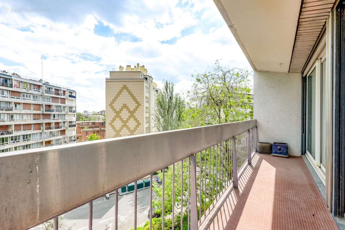 Appartement à PARIS-14E