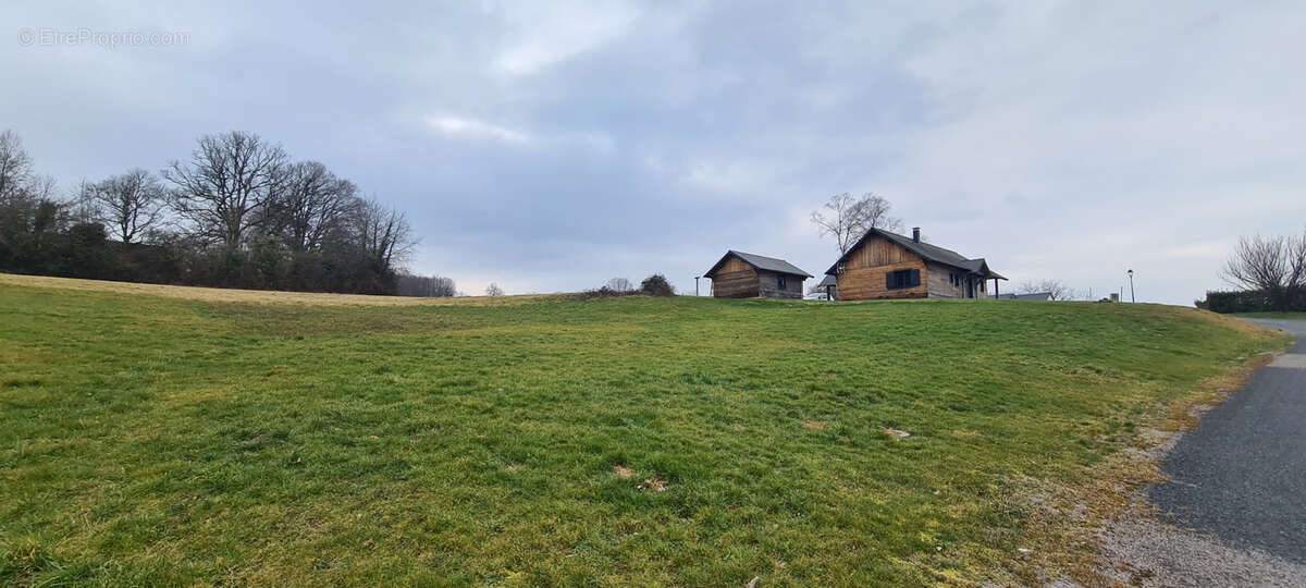 Terrain à ALBUSSAC