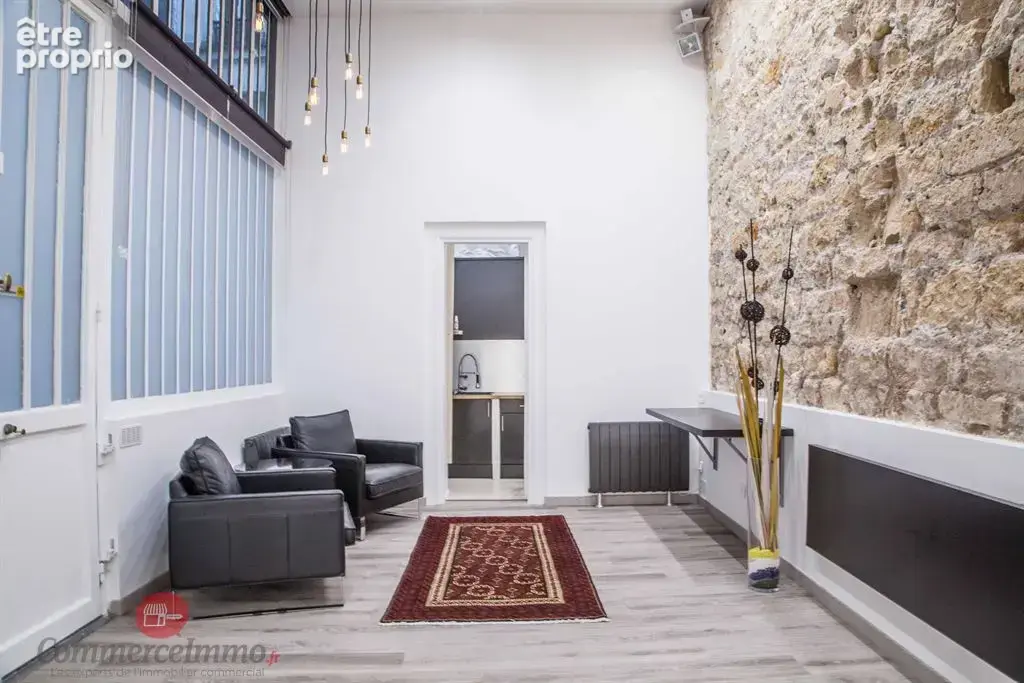 A vendre -  boutique 220 m2- paris 03 eme - photo 2