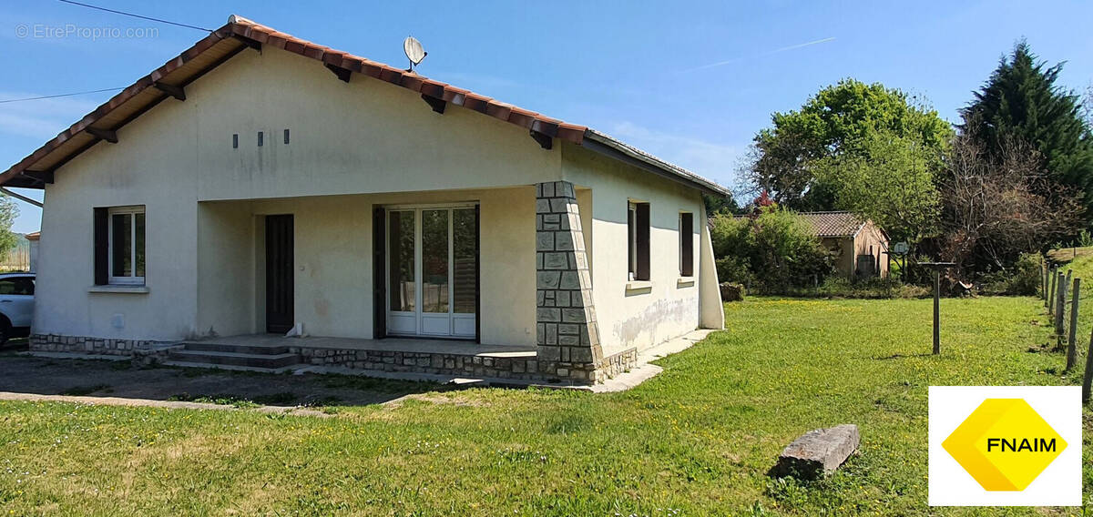 Maison à SAINTE-COLOMBE-EN-BRUILHOIS