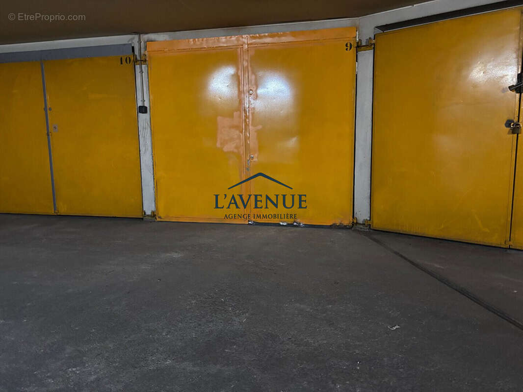 Parking à PARIS-15E