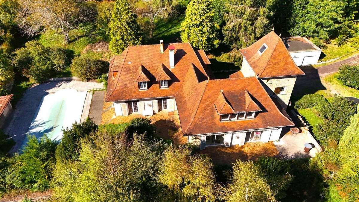 Maison à DECAZEVILLE