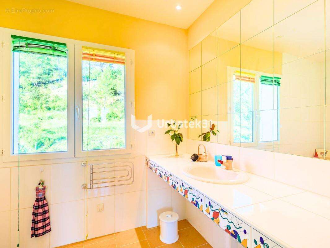 Maison à SAINT-ESTEVE-JANSON