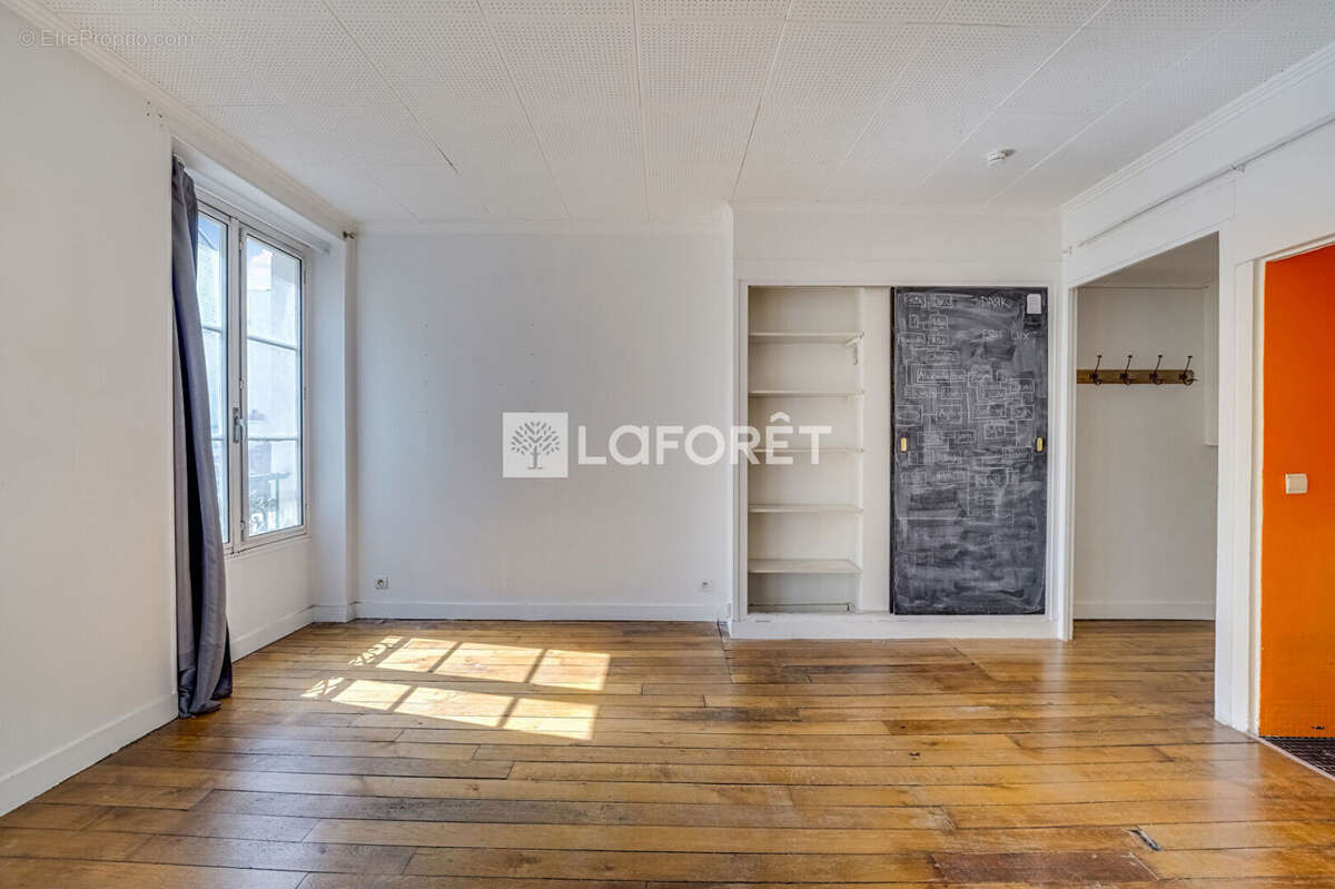 Appartement à PARIS-14E