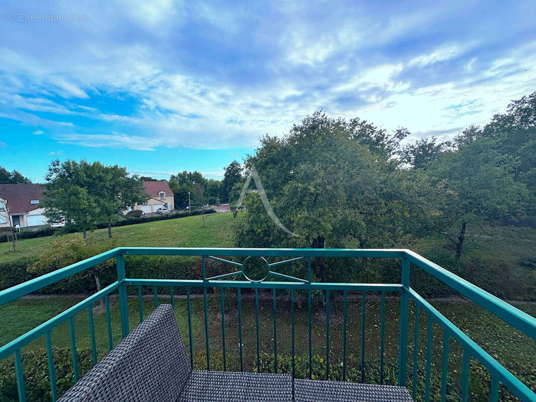 Appartement à SAINT-JEAN-DE-BRAYE