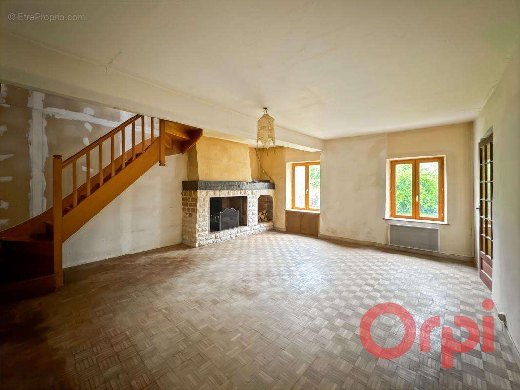 Maison à AINAY-LE-VIEIL