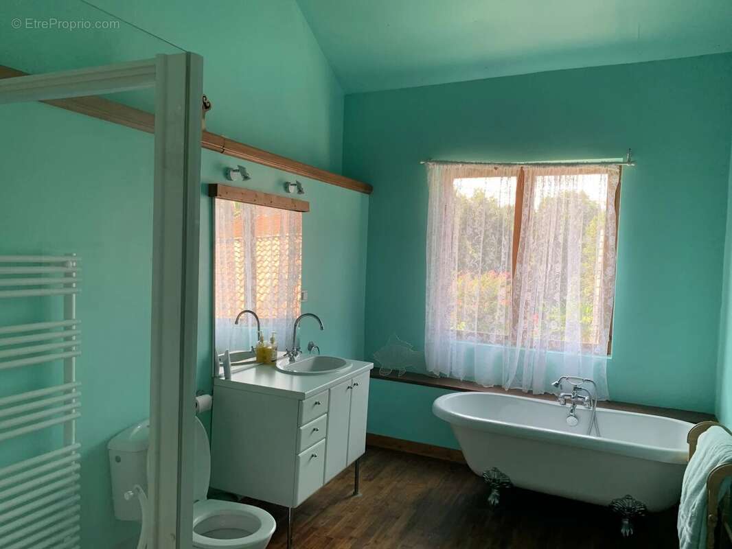 Maison à SAINT-SAUD-LACOUSSIERE