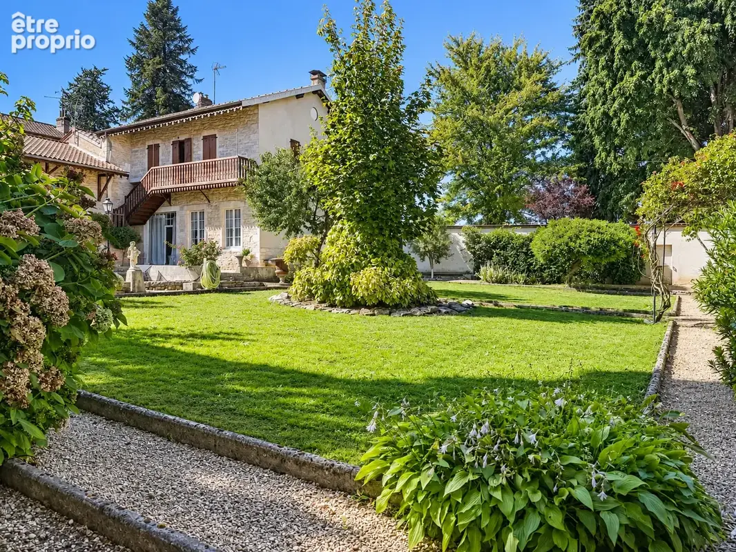 BOURG-EN-BRESSE - Propriété de caractère du XIXe siècle avec ascenseur, jardin et appartement indépendant - photo 22