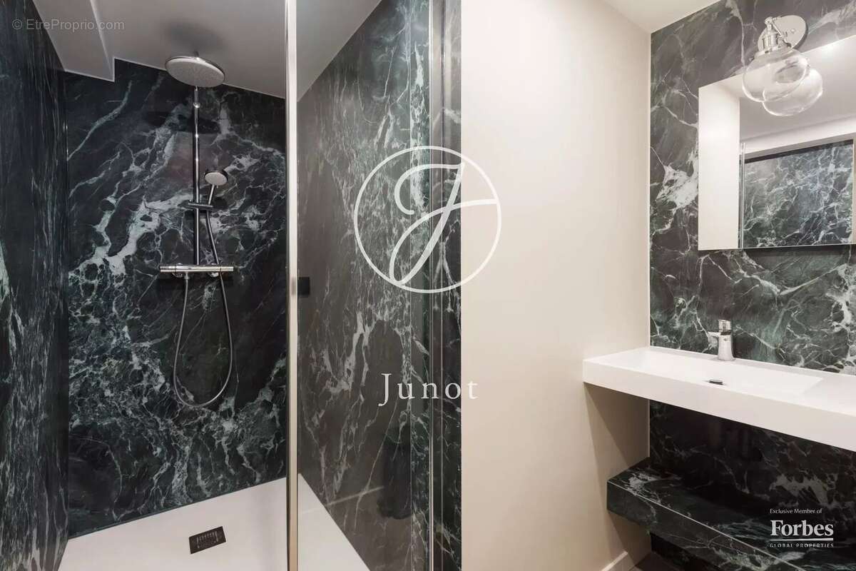 Appartement à PARIS-6E
