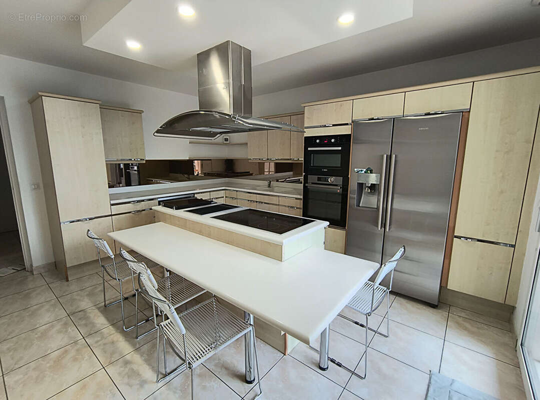 Maison à VERNEUIL-SUR-VIENNE