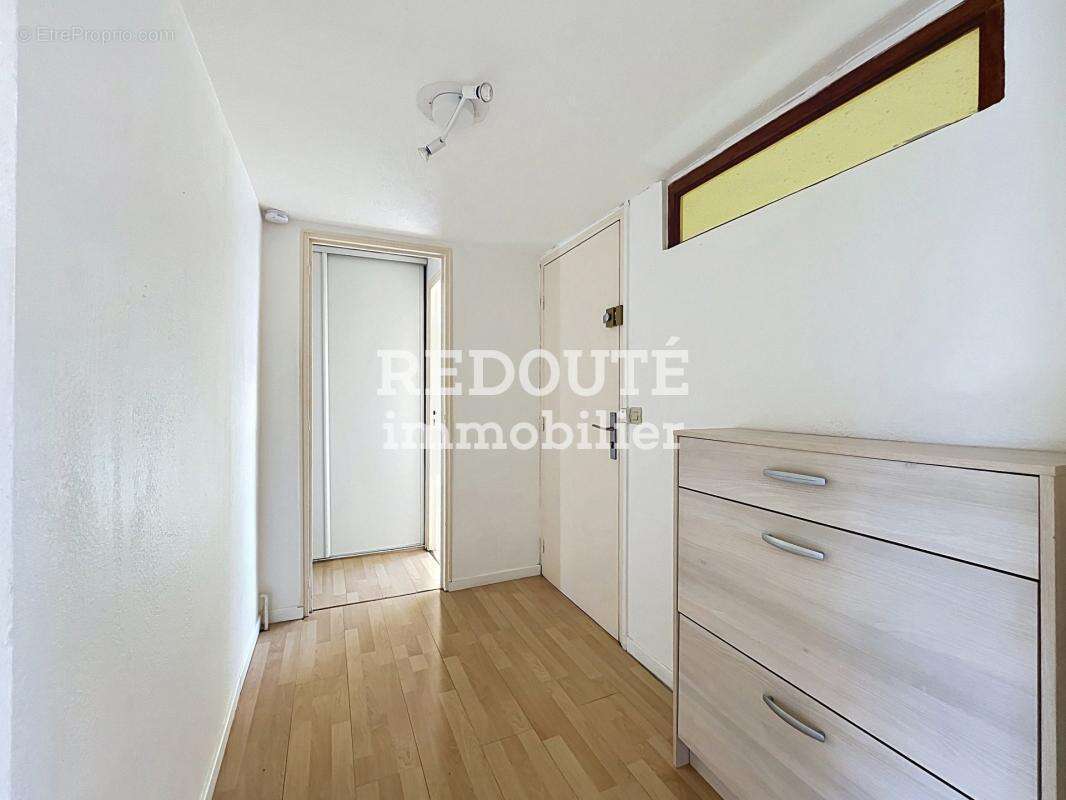 A vendre - Appartement T3 à REIMS - Secteur Clairmarais - photo 4