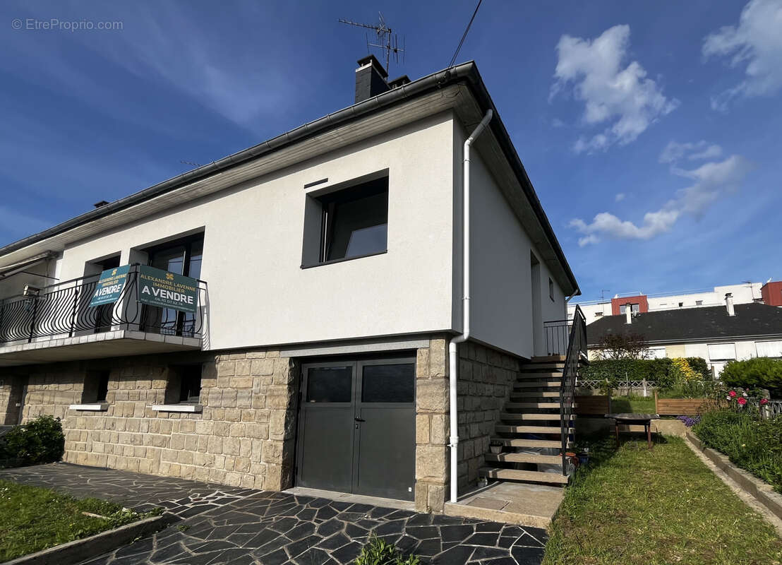Maison à VERN-SUR-SEICHE