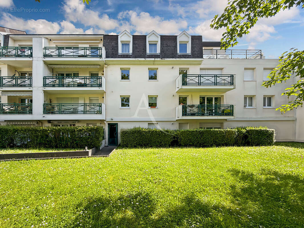 Appartement à JOUY-LE-MOUTIER