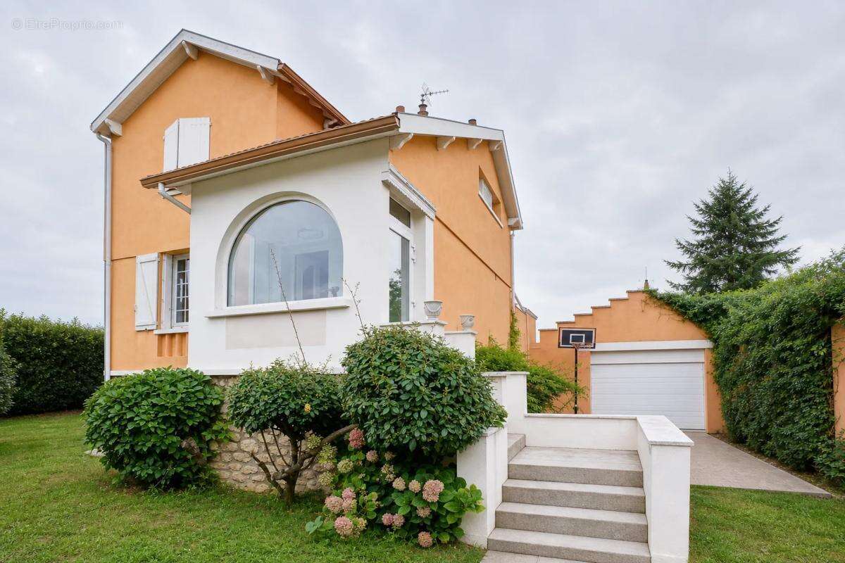 Maison de 5 pièces de 90 m² située à Luisant - photo 13