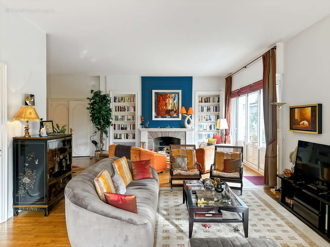 Maison à ROULLET-SAINT-ESTEPHE