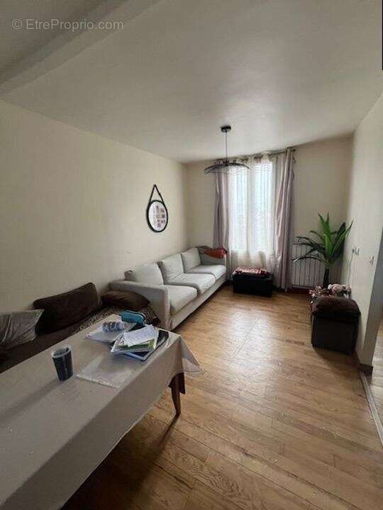 Maison à VILLETANEUSE