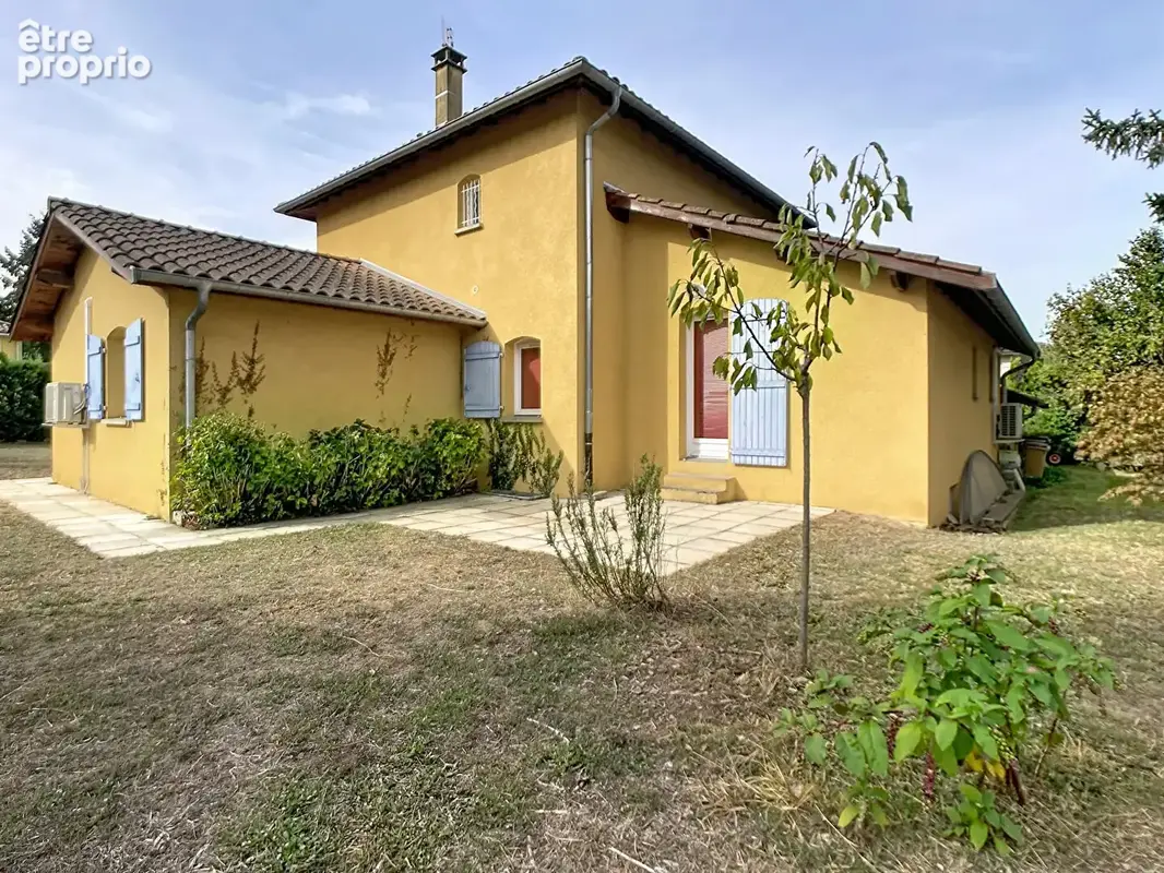Maison de 208m² avec piscine, véranda et pergola à Montmerle-sur-Saône - photo 9