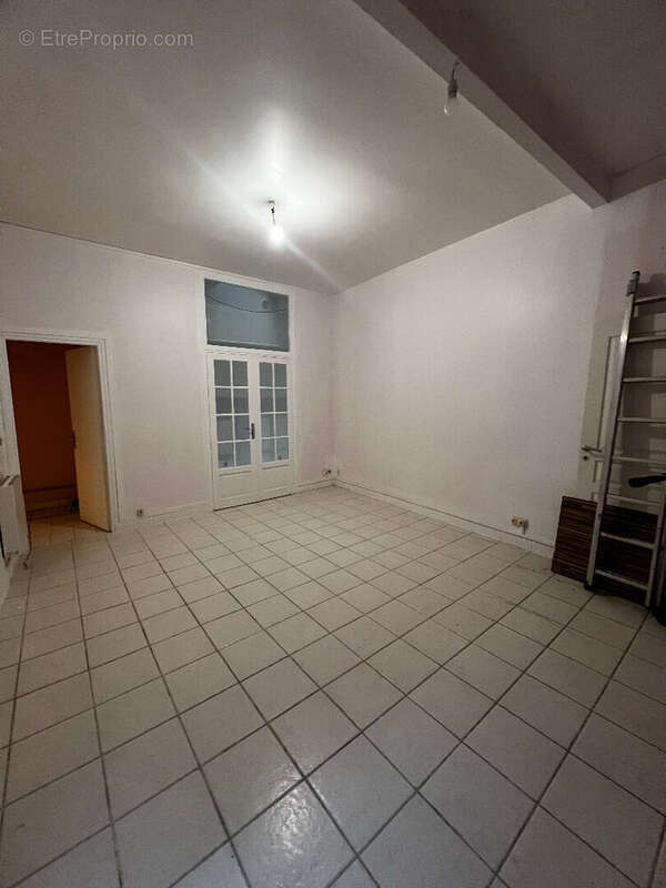 Appartement à PARIS-10E