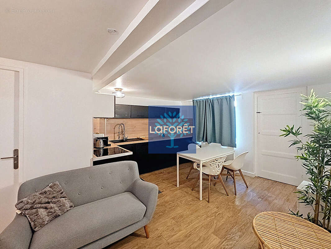 Appartement à SAINT-GENIS-LAVAL