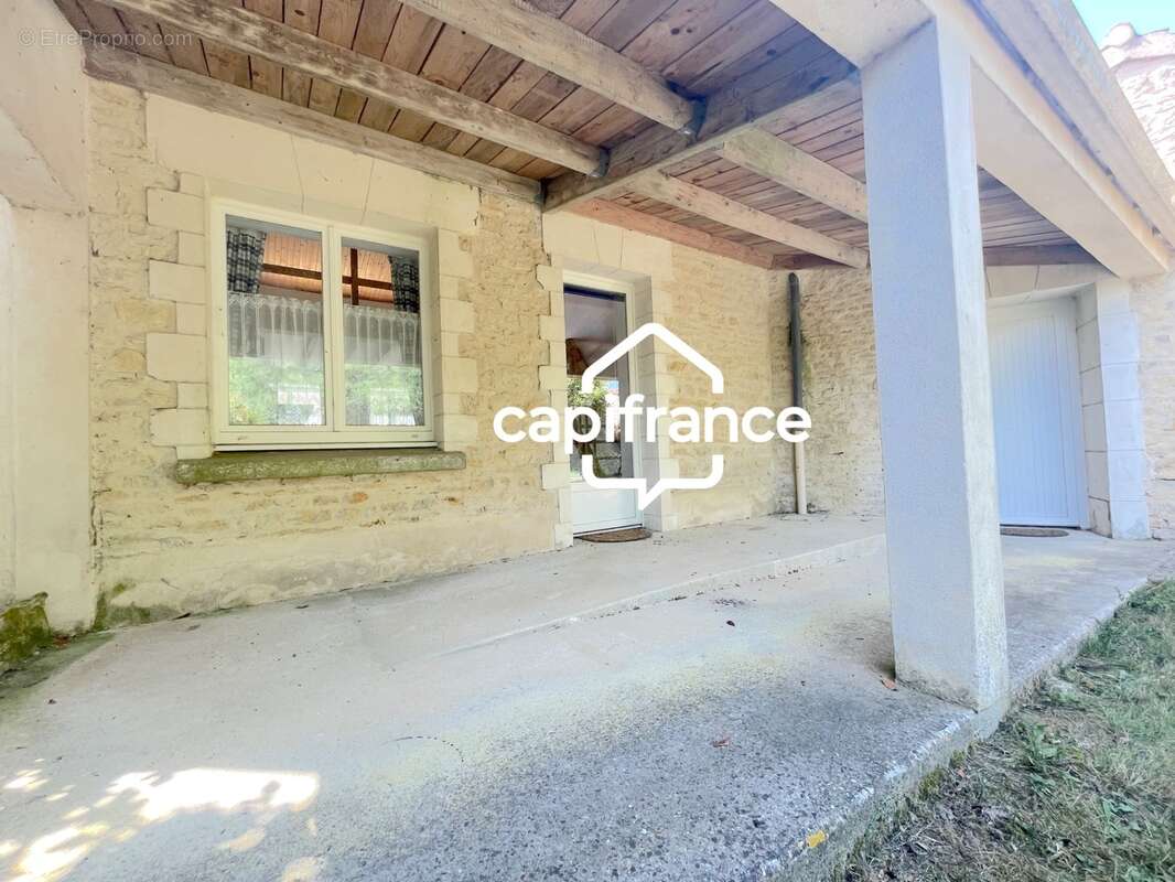Ensemble immobilier mixte aux grands espaces : habitation & activité commerciale à Sainte-Radégonde-des-Noyers en VENDEE (85) - photo 4