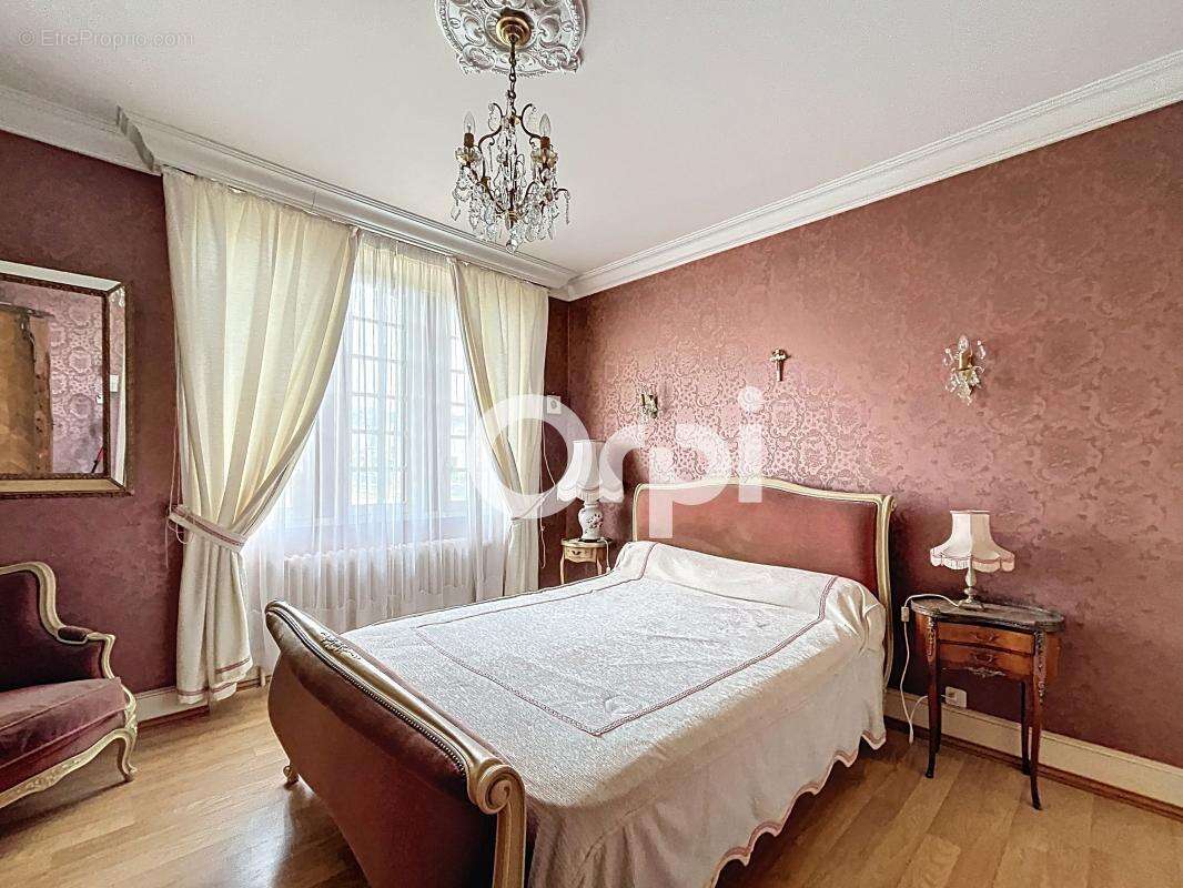 Maison à OBJAT