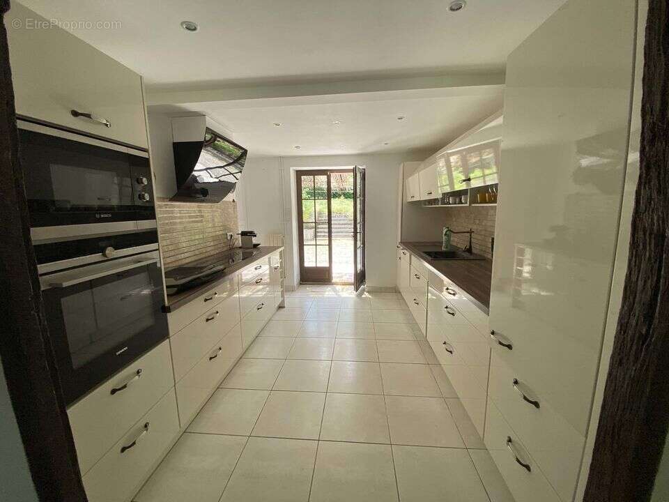 Maison 188 m² à Cazaubon  - photo 10
