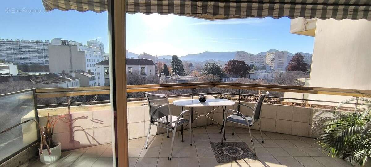 Appartement à MARSEILLE-8E