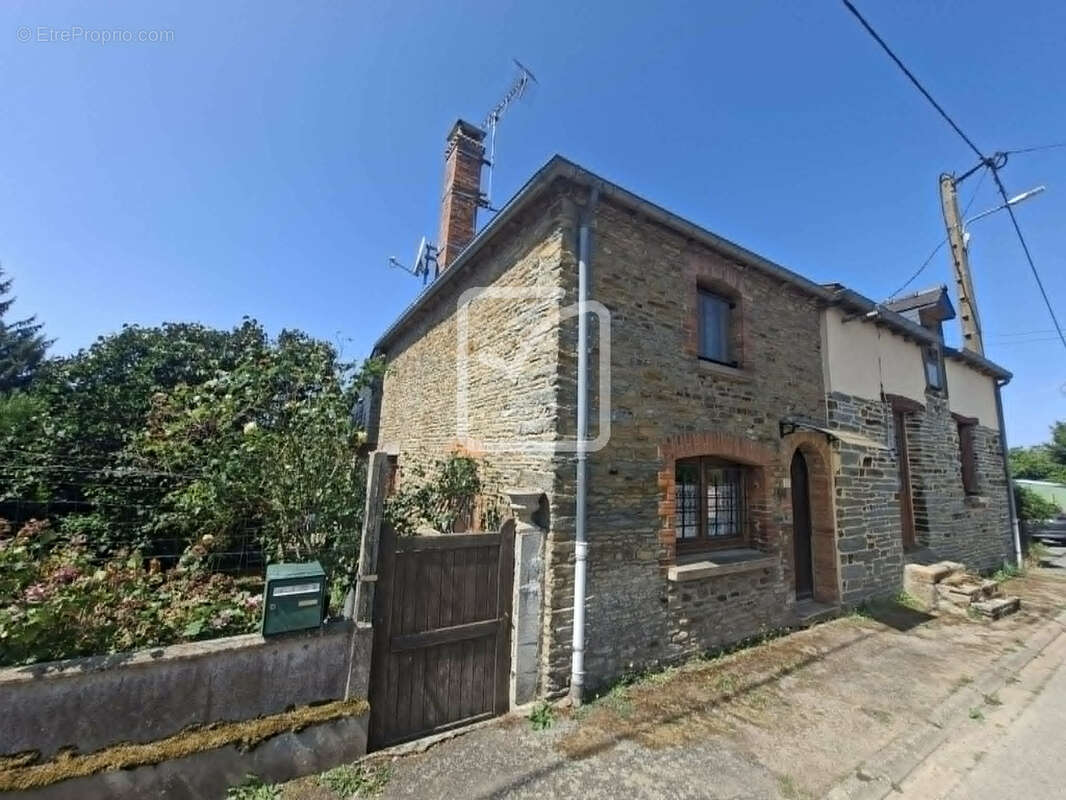 Maison individuelle en pierre, 136 m2, 4 chambres, terrain arboré clos de 1364 m2   Evriguet - photo 2