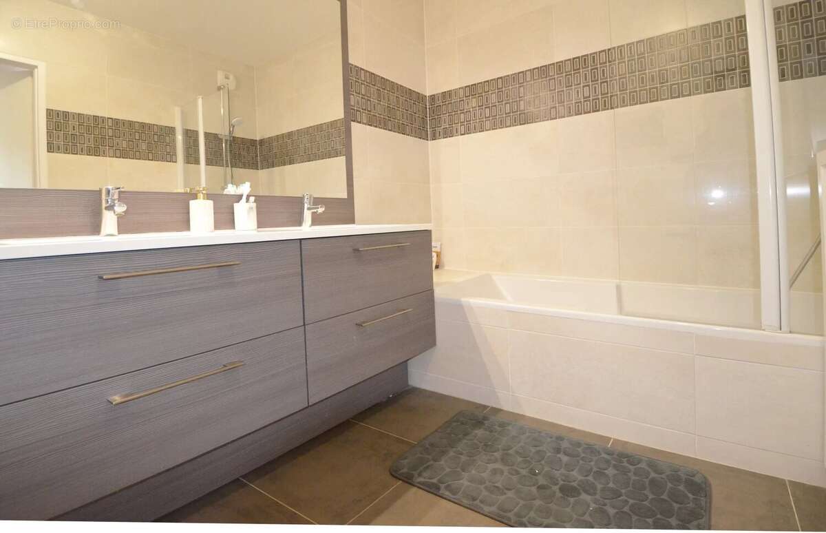 Appartement à CROISSY-SUR-SEINE