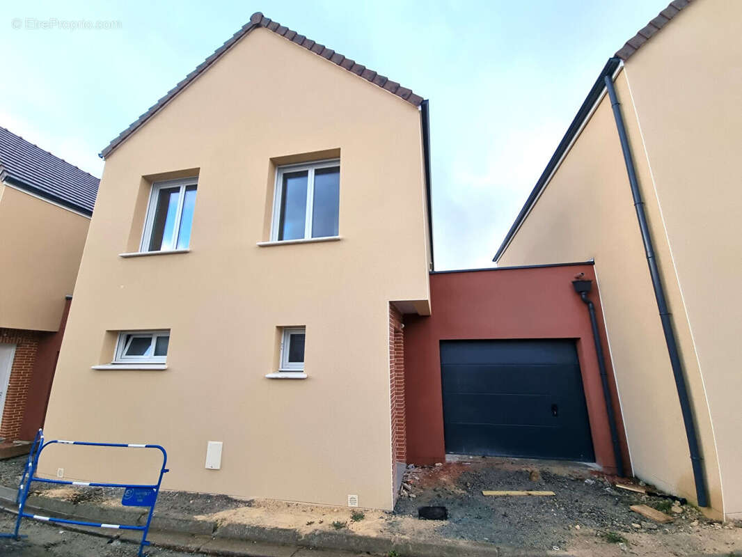 Maison à GRUCHET-LE-VALASSE