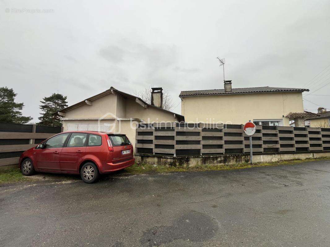 Maison à COULOUNIEIX-CHAMIERS
