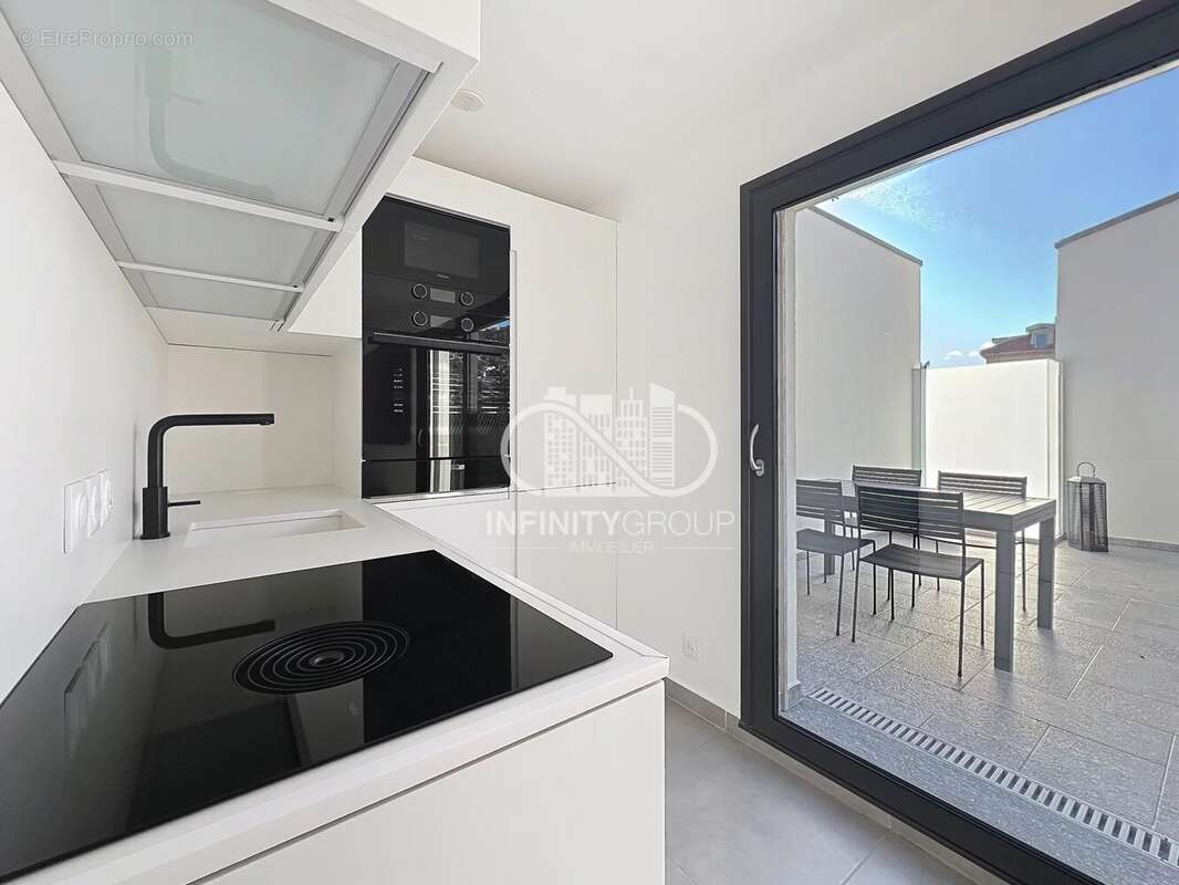 Appartement à VALLAURIS