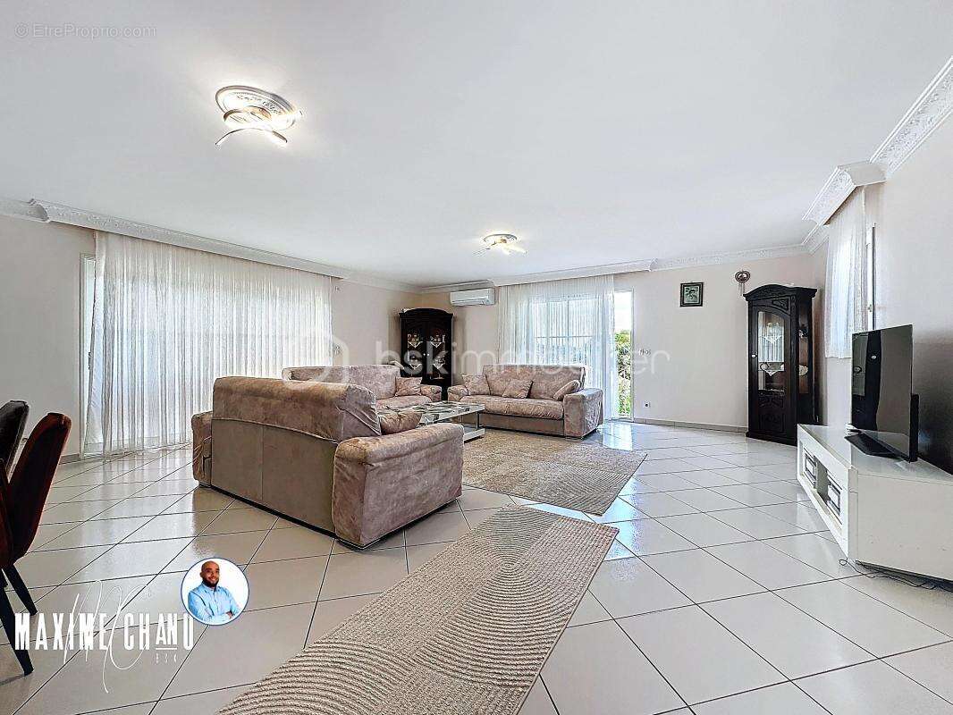 À Vendre : Belle Maison de 155 m² à Gignac, au Calme et Proche du Centre - photo 7
