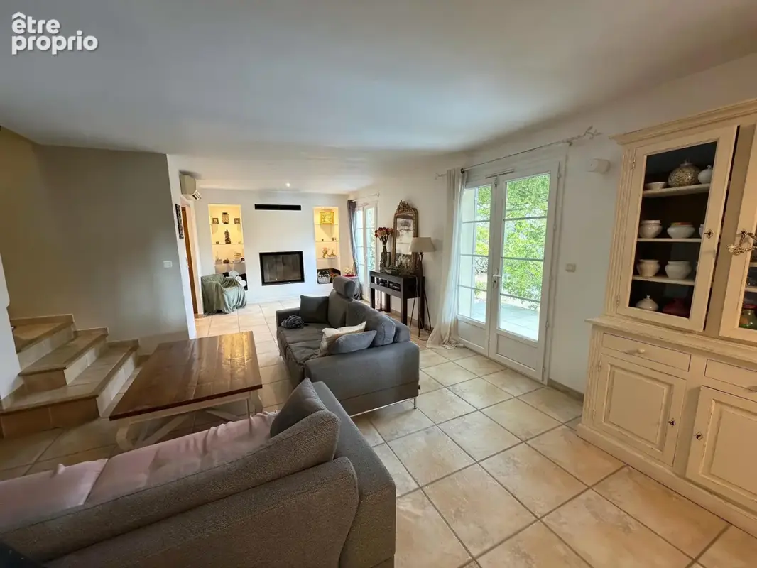 Maison familiale avec piscine dans un écrin de verdure - photo 9