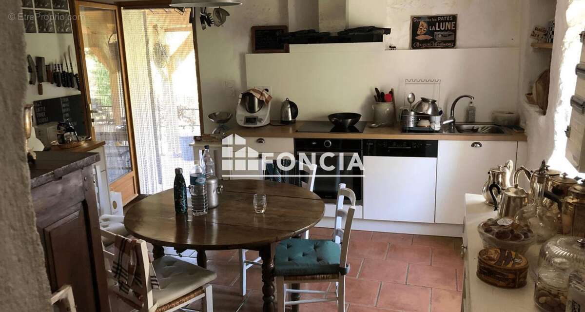 Maison à CHATEAUNEUF-MIRAVAIL