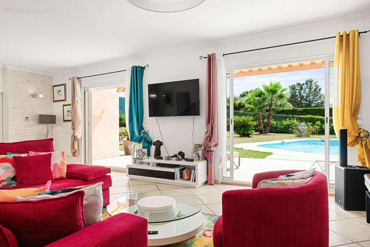 Maison à MOUANS-SARTOUX