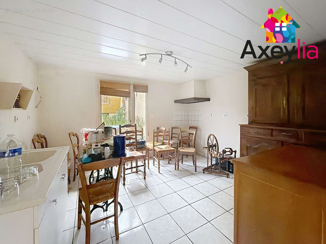 A vendre - roanne proche du centre ville - immeuble de 4 lots à créer avec terrain - photo 3