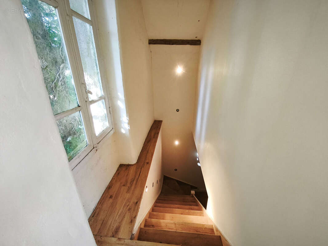 MORBIHAN, Le Croisty, manoir d'origine du XVIe siècle, partiellement rénové, sur un terrain de plus de 3 acres - photo 8