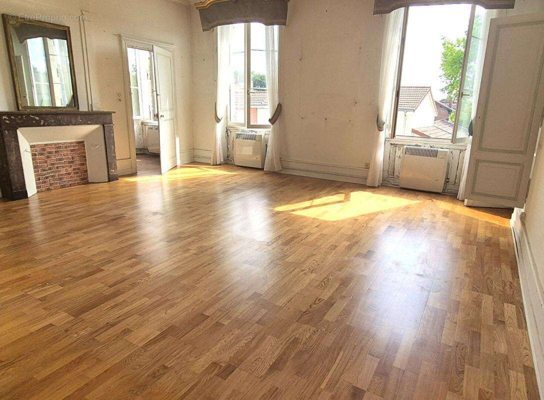 Maison à ECLARON-BRAUCOURT-SAINTE-LIVIERE