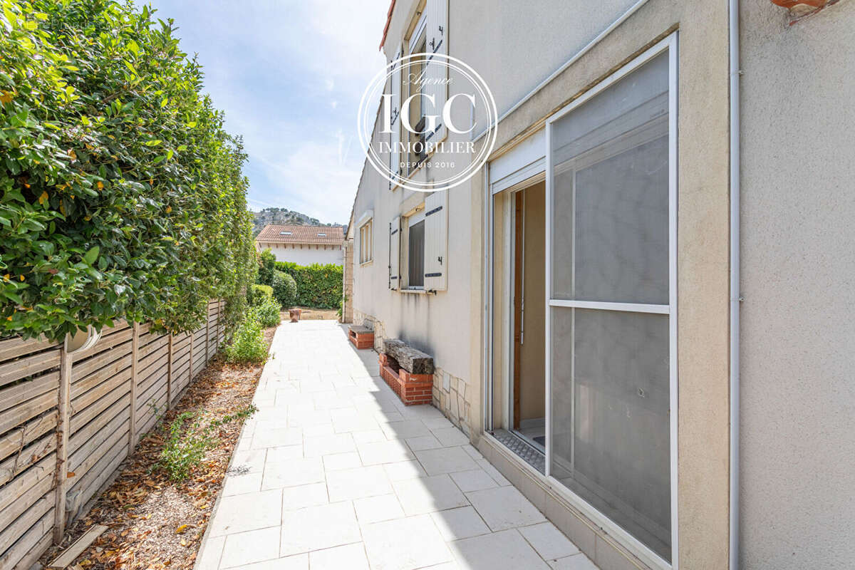 Maison à CHATEAUNEUF-LES-MARTIGUES