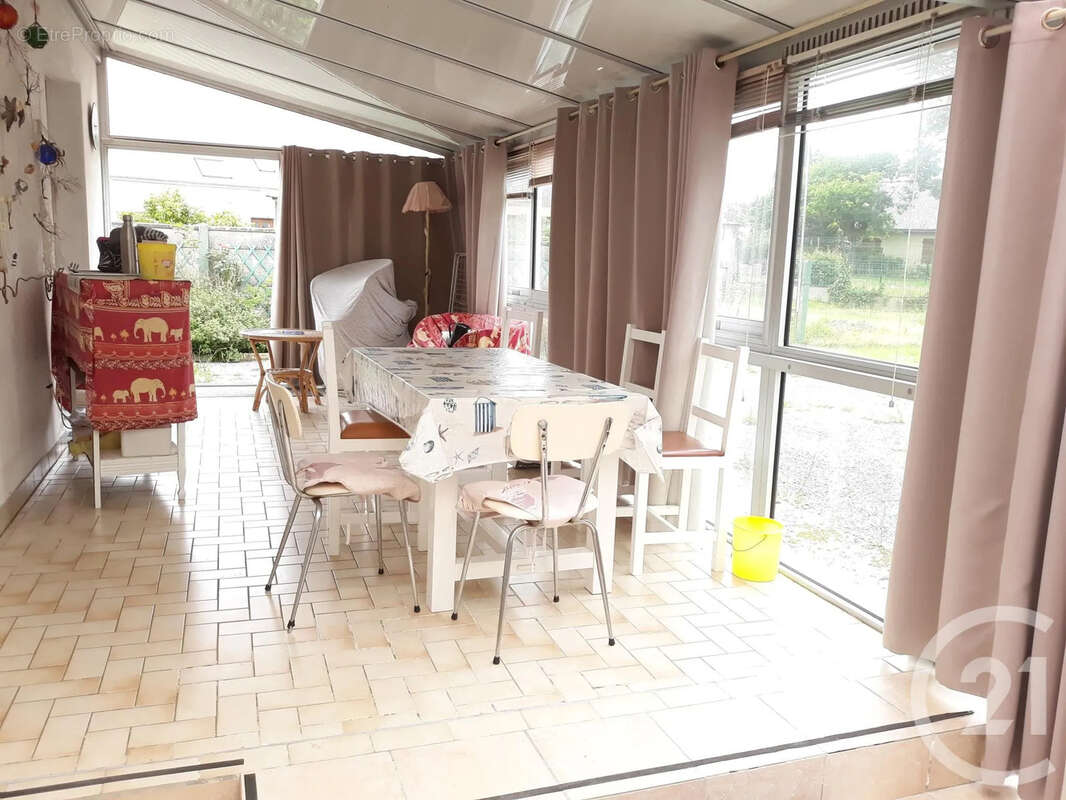 Maison 54 m² à Ambon  - photo 4