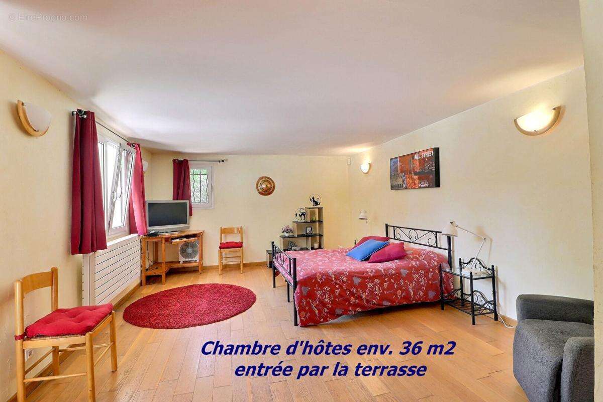 Maison à EVENOS