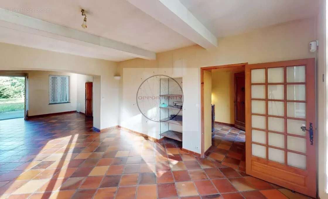 Maison 270 m² à Reynies  - photo 4